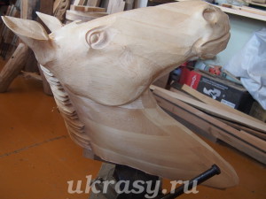 Деревянная голова лошади