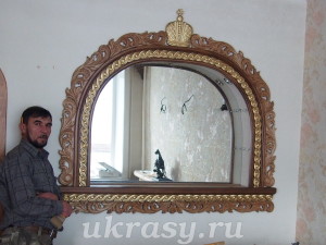 Деревянное зеркало