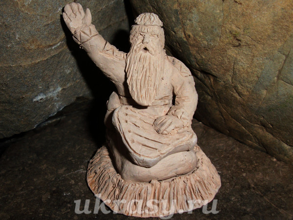 Готовая глиняная скульптура «Боян»